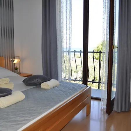 Bed and Breakfast Hollywood