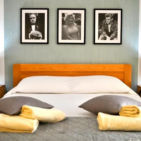 Hollywood Bed and Breakfast