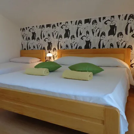 Hollywood Bed & Breakfast