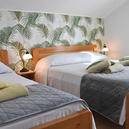 فندق مبيت وإفطار Hollywood 3*
