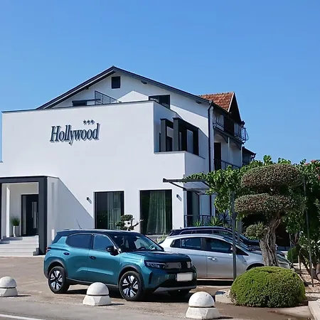 فندق مبيت وإفطار Hollywood سفيتي بيتار