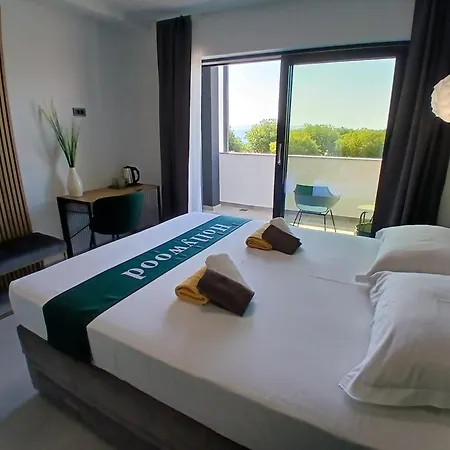 Hollywood Bed & Breakfast