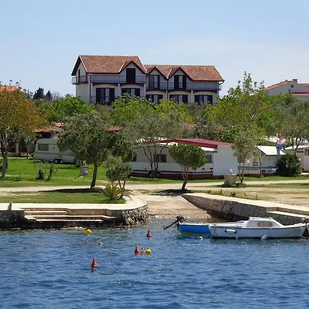 Hollywood Sveti Petar (Zadar)