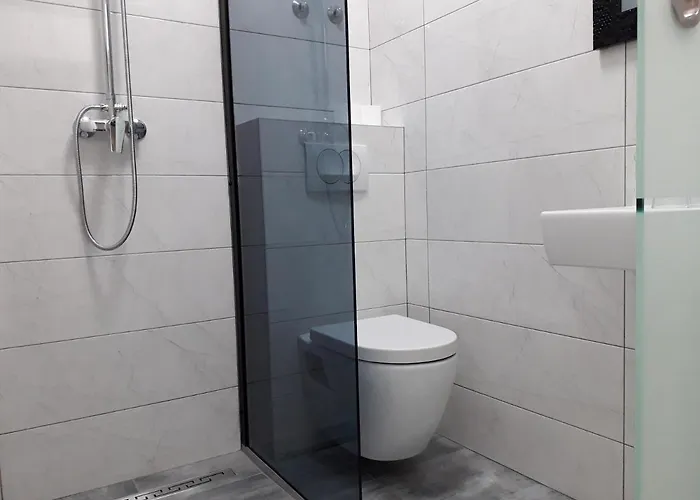 Bed & Breakfast Hollywood 3*