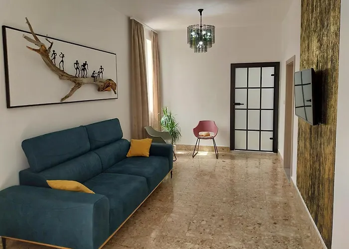 Hollywood Bed & Breakfast 3*